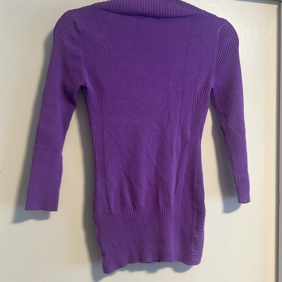 009-BNWT Le Chateau ribbed V-neck knit sweater with 3/4 length sleeves. xxs - Picture 2 of 6